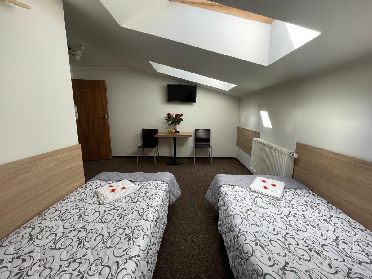 Hotelik Gold Raszyn Exterior photo