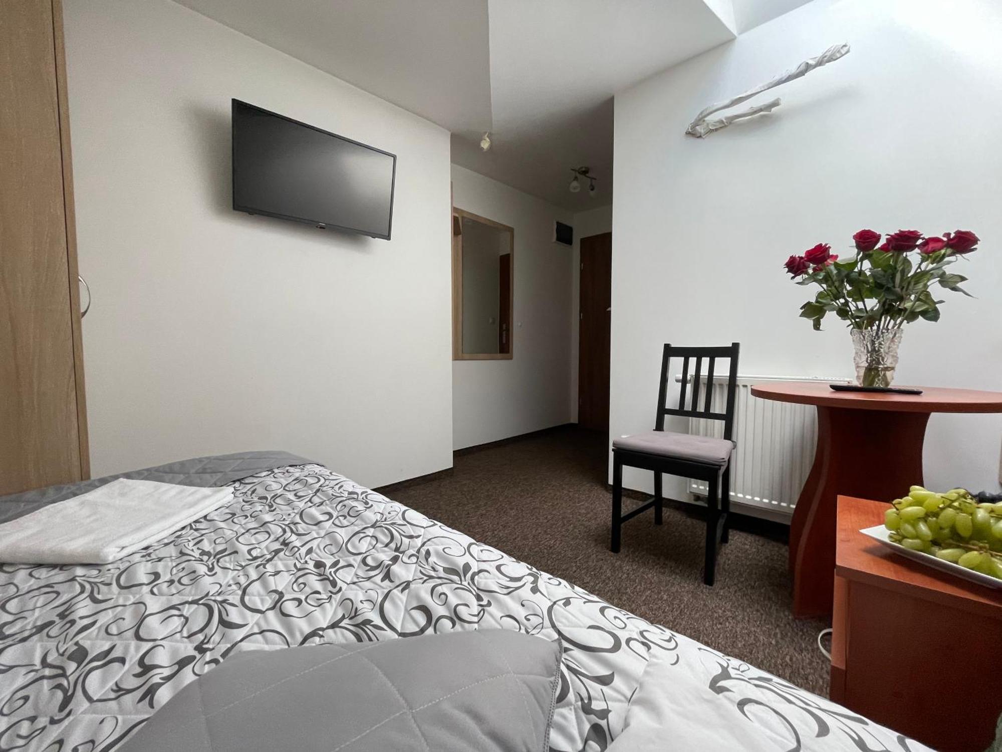 Hotelik Gold Raszyn Exterior photo