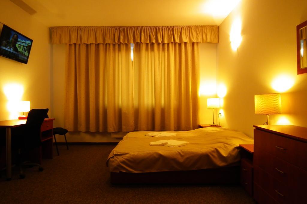 Hotelik Gold Raszyn Exterior photo